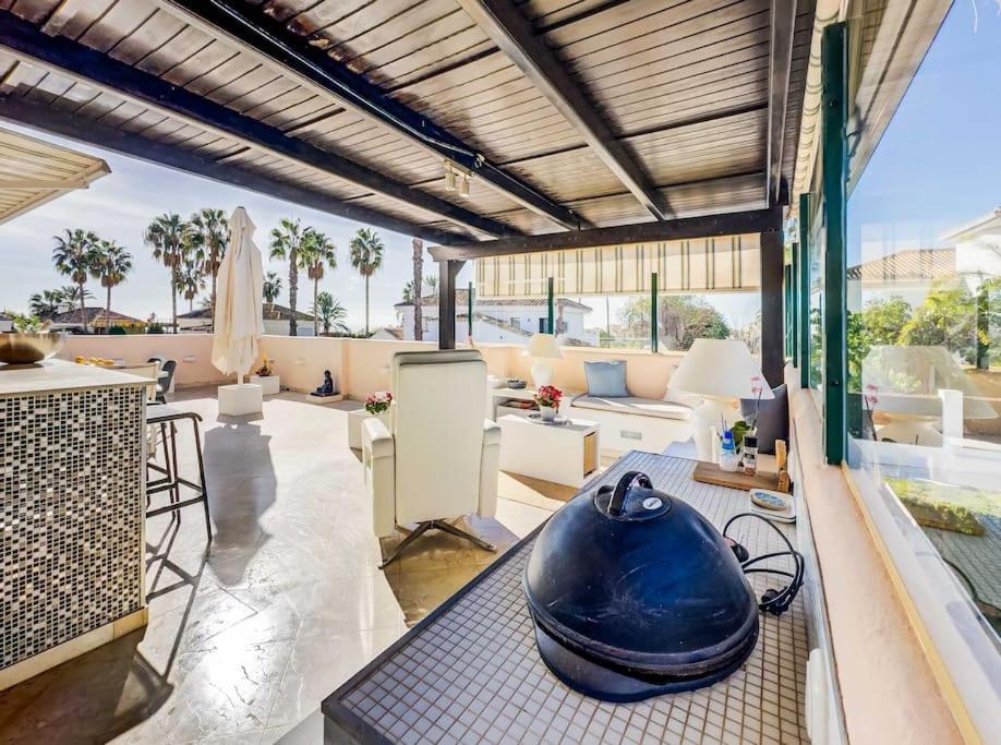 107-exclusive With Pool, Elviria, Apartamento *
