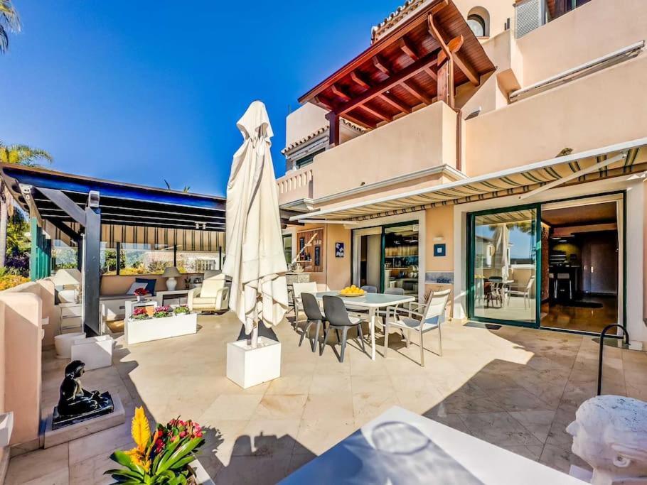 107-exclusive With Pool, Elviria, Apartamento *